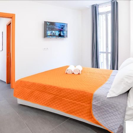 Colours Apartments & Rooms Sanremo Bagian luar foto