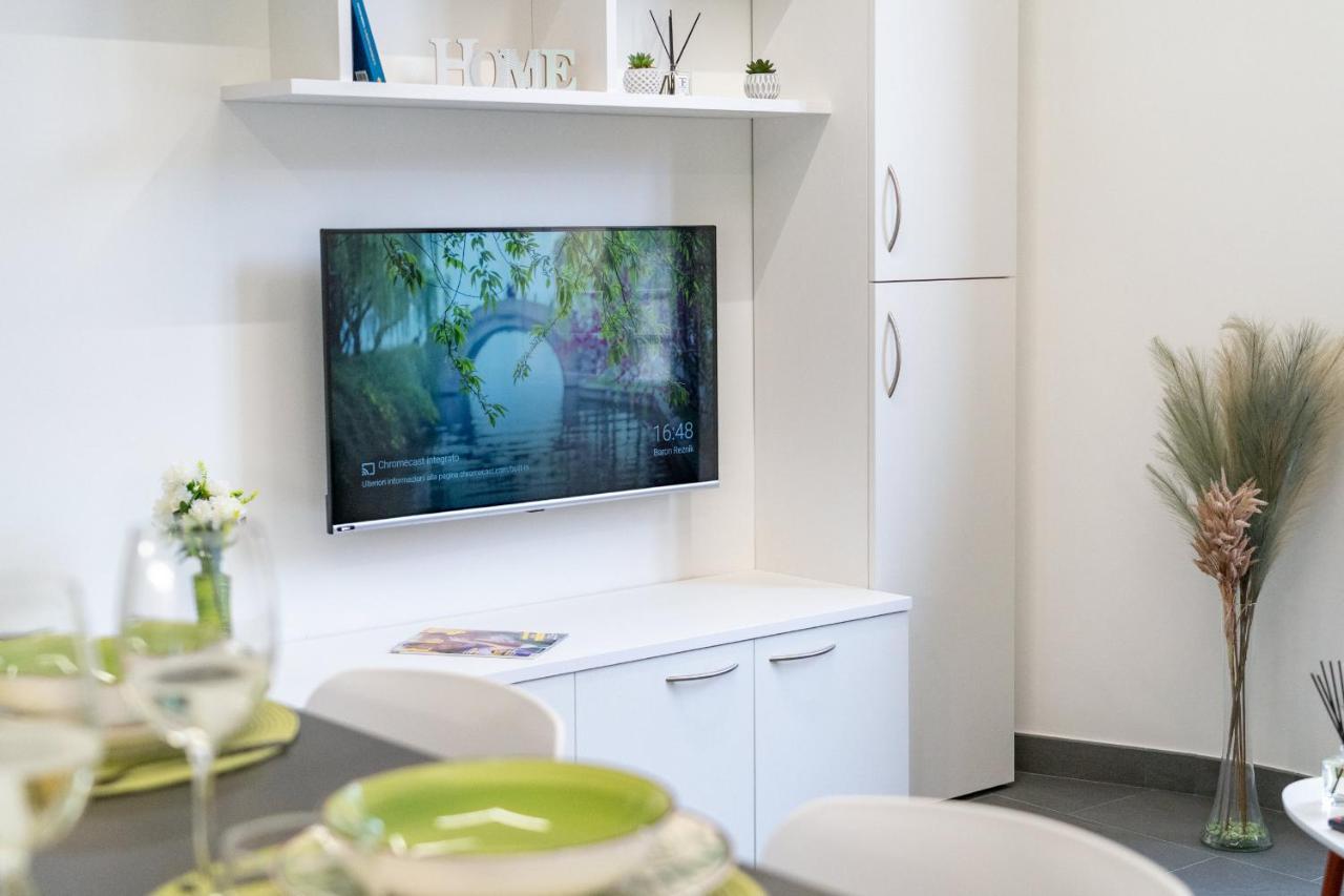 Colours Apartments & Rooms Sanremo Bagian luar foto