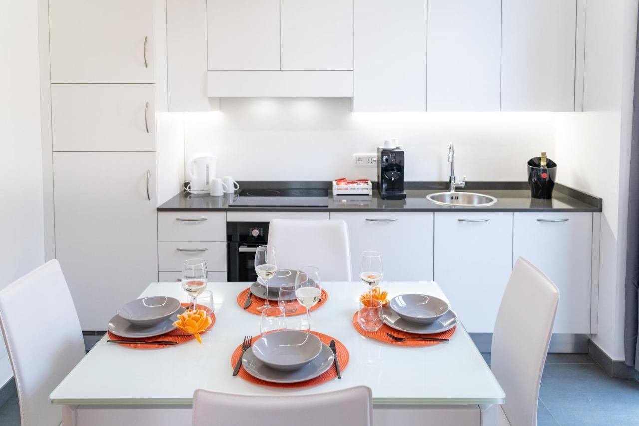 Colours Apartments & Rooms Sanremo Bagian luar foto