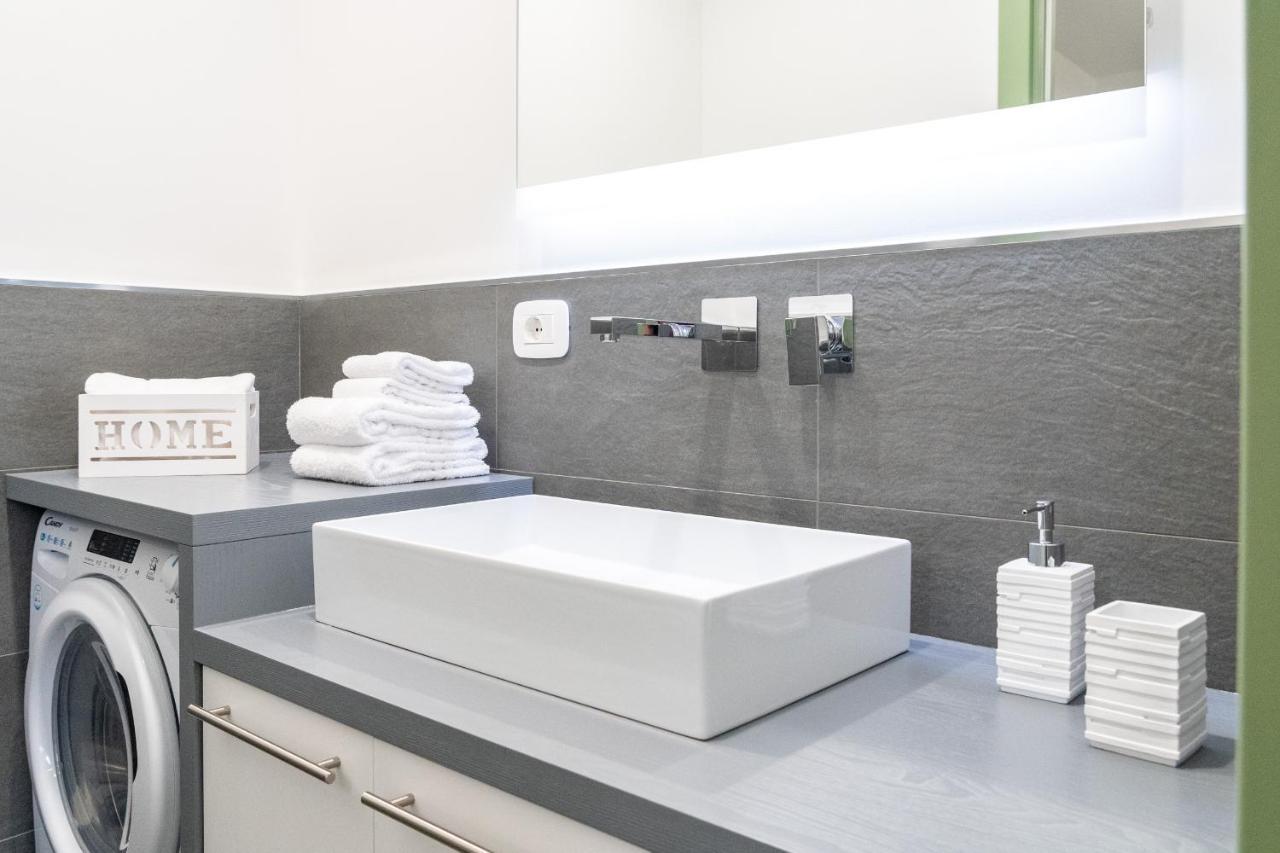 Colours Apartments & Rooms Sanremo Bagian luar foto