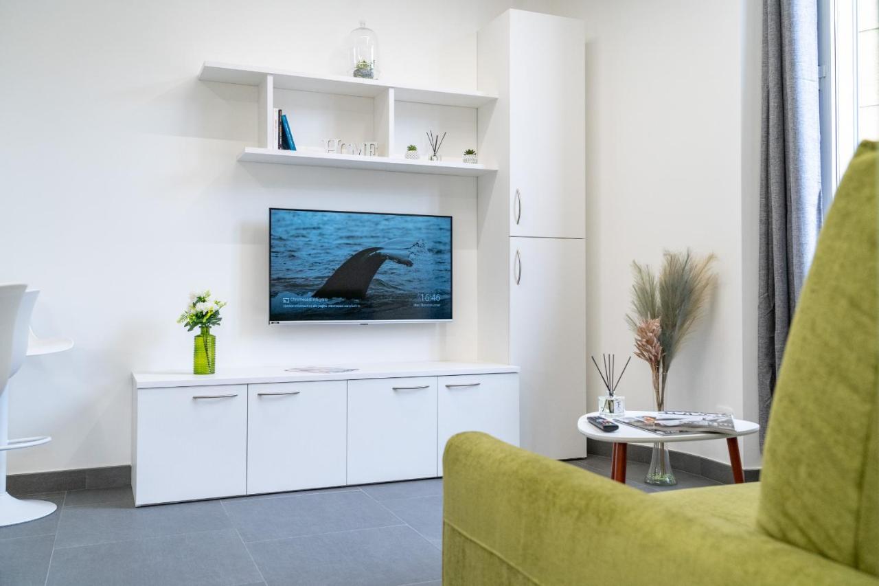 Colours Apartments & Rooms Sanremo Bagian luar foto