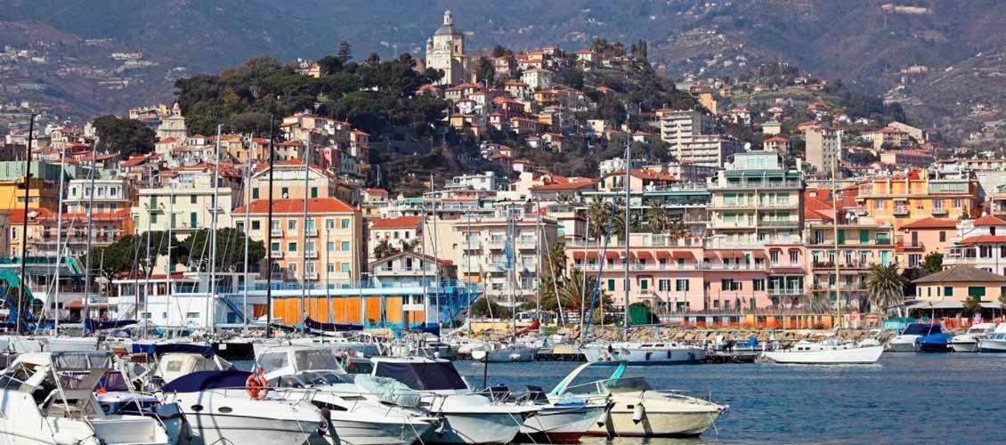 Colours Apartments & Rooms Sanremo Bagian luar foto