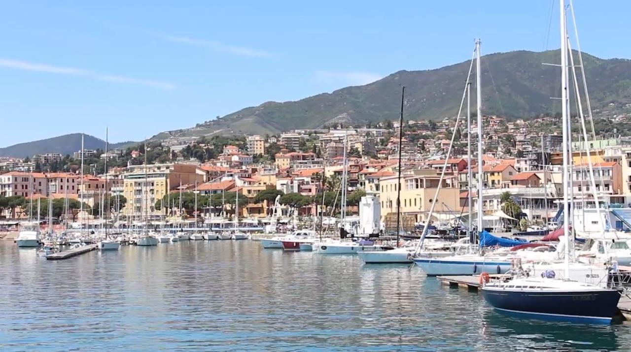 Colours Apartments & Rooms Sanremo Bagian luar foto